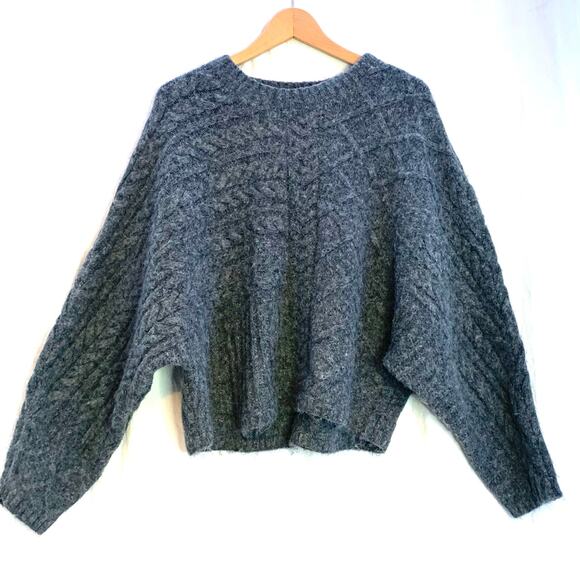 Women’s Abercrombie & Fitch Gray Cable Knit Crew Neck Sweater Size S/M Dolman - Picture 1 of 8